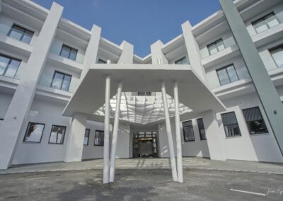 Entrada principal Hospital Metropolitano de Jaén